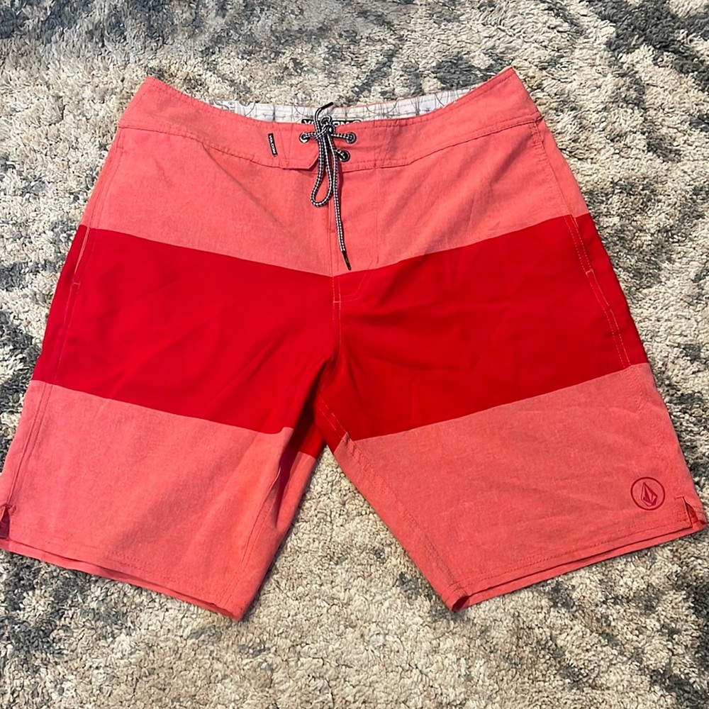 Men’s Volcom four-way stretch board shorts/swim trunks size 33